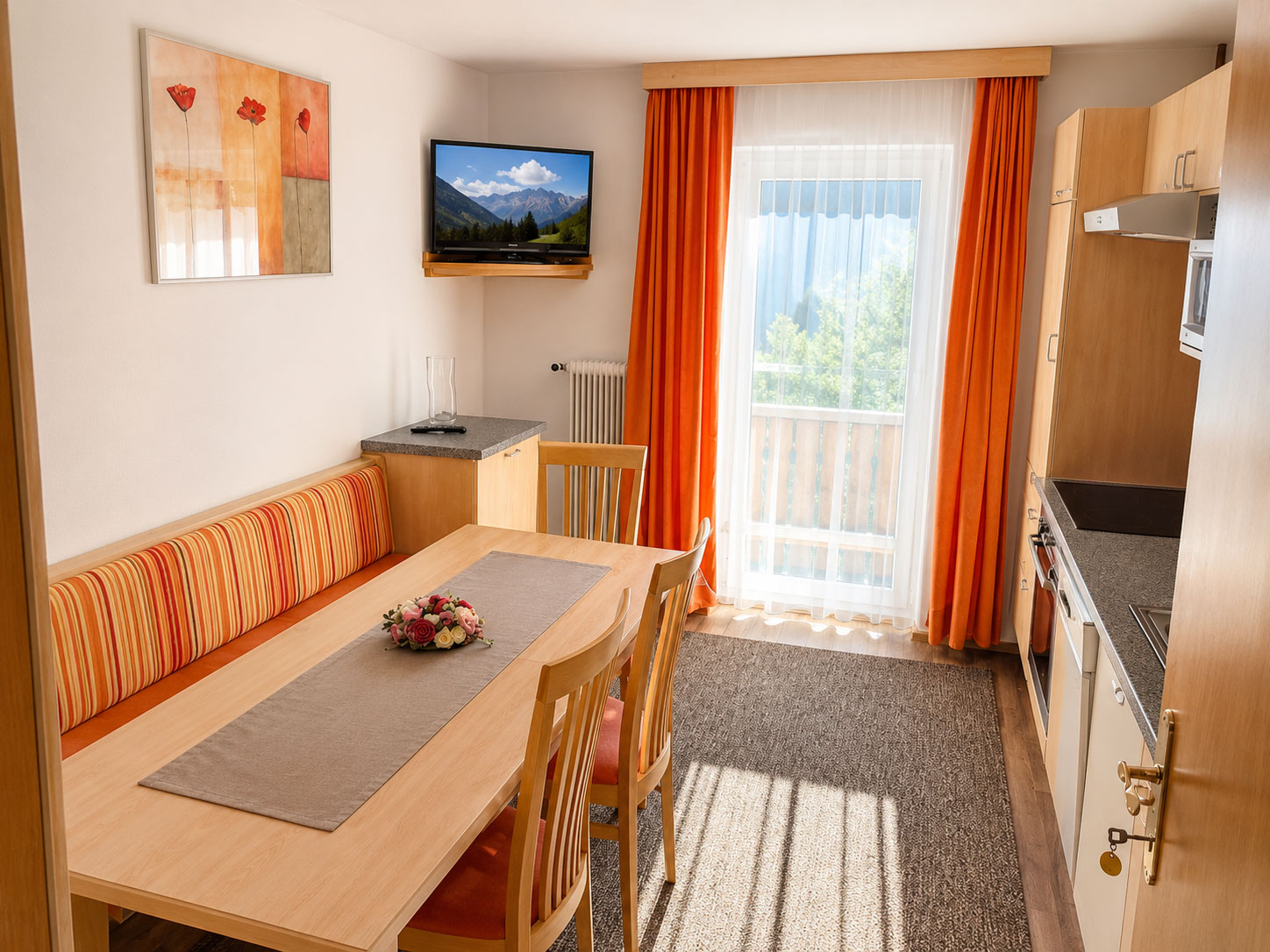 Living kitchen of the Hochzeiger apartment